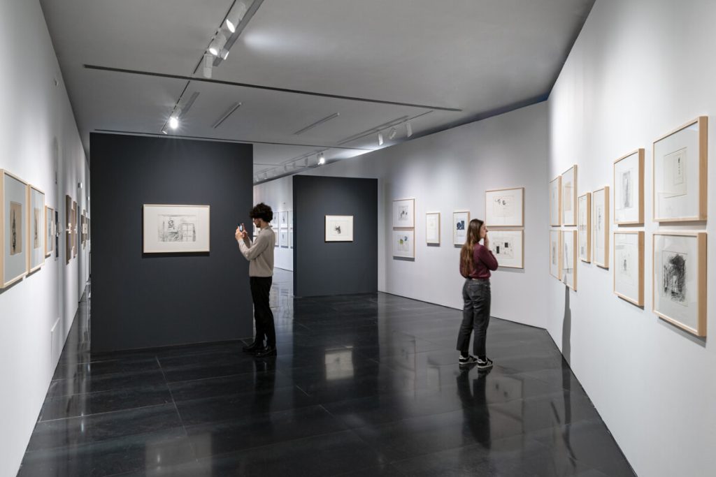 Al Museo Novecento la nuova mostra "La stanza Vede Disegni 1973–1990"