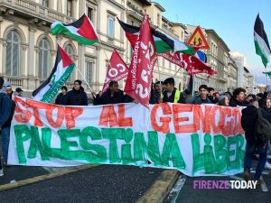 Manifestazione pro Palestina, in centinaia in piazza: "Stop al genocidio" FOTO / VIDEO