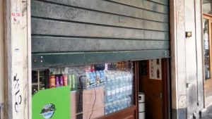Vendita di alcolici fuori orario: scattano le sospensioni per cinque minimarket del centro