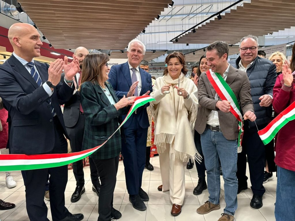 Aperta un'altra nuova grande Coop / FOTO