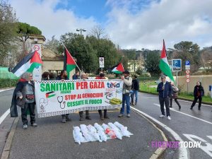 Palestina, nuovo presidio al Meyer: "Carrai dimettiti" / FOTO - VIDEO