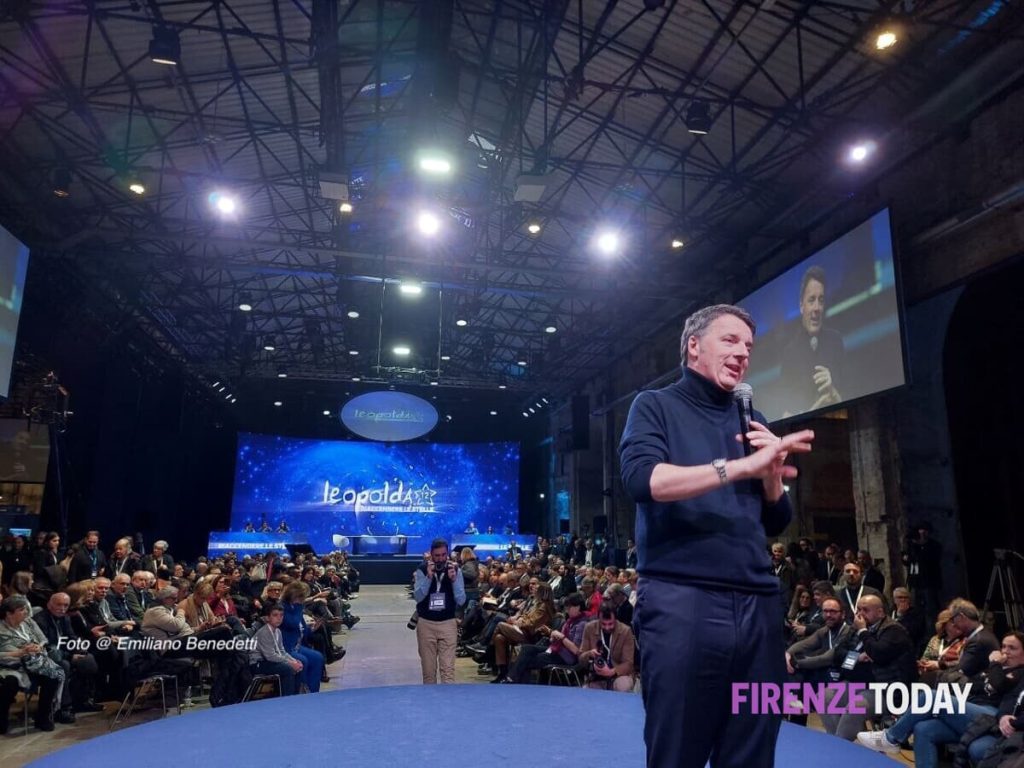 Il Pd reagisce alle bordate: "Renzi? Vergognoso". Volano gli stracci