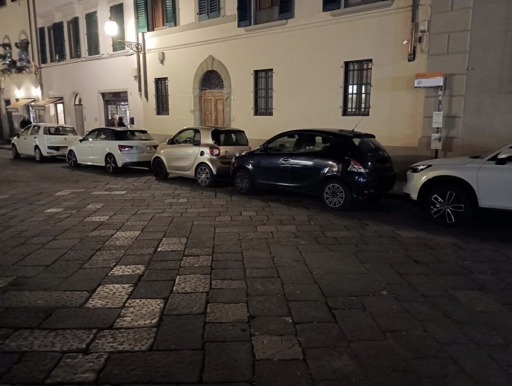 Oltrarno, i residenti tornano a chiedere la Ztl sette giorni su sette
