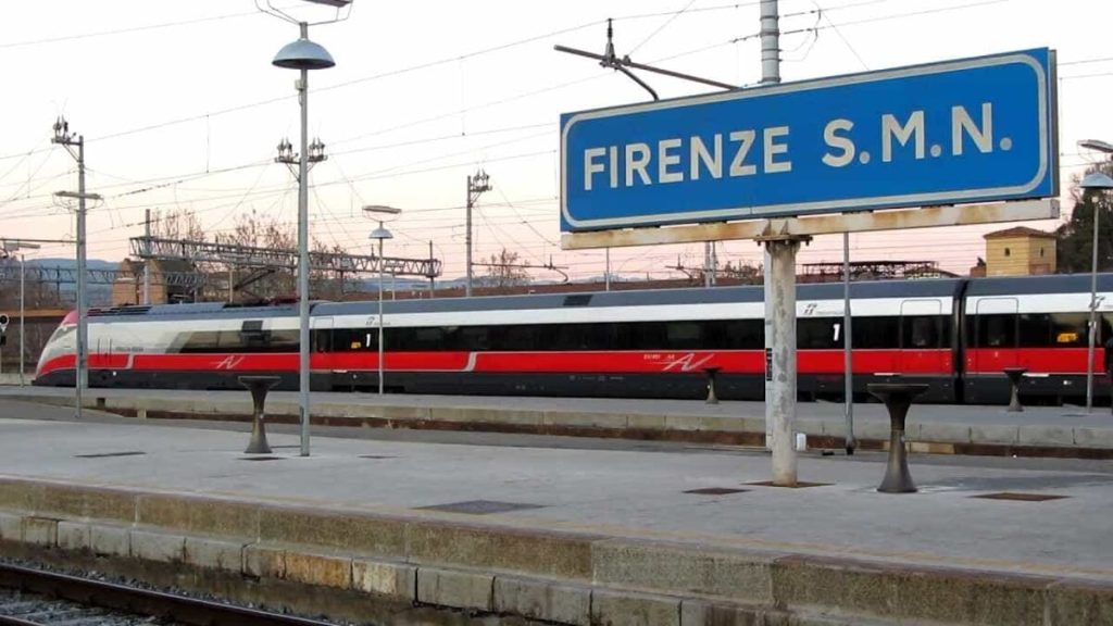 Pasqua, milioni di passeggeri sui binari: torna il FrecciaRossa notturno con fermata a Firenze