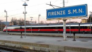 Pasqua, milioni di passeggeri sui binari: torna il FrecciaRossa notturno con fermata a Firenze