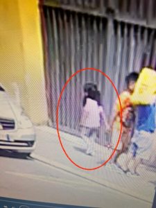 Nessuna traccia della piccola Kata dentro i trolley