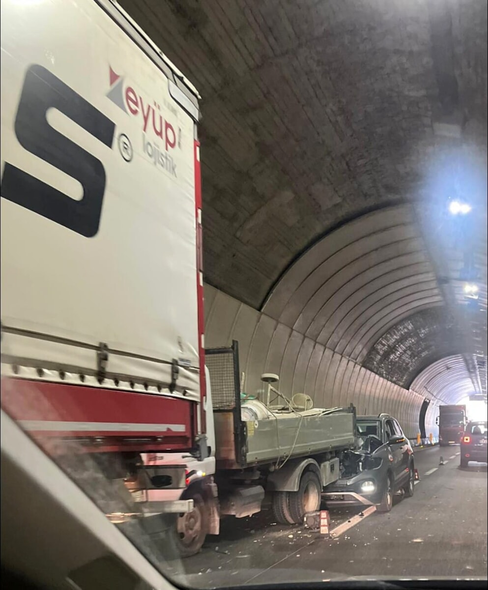 Incidente in galleria sull'Autopalio: traffico bloccato