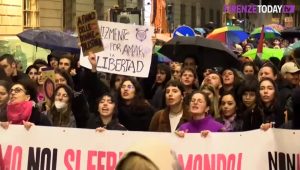 In centinaia al corteo transfemminista per le strade di Firenze  VIDEO