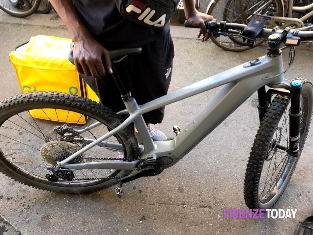 Appello per la bici rubata: "Mi serve per lavorare"