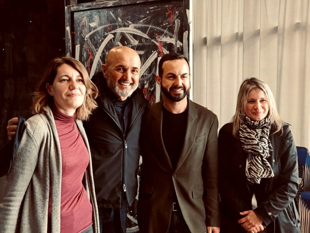 Spalletti dona sei computer alla scuola secondaria Boccaccio di Certaldo
