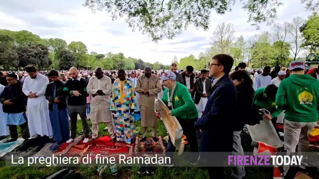Fine Ramadan: migliaia di fedeli sul prato delle Cascine VIDEO