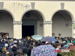 "Sei bello come il sole", l'abbraccio della comunità e del mondo del calcio a Mattia / VIDEO
