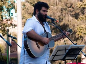 Il cantautore Cecè Tripodo in concerto a Firenze con il suo “Canzoni sporche tour”