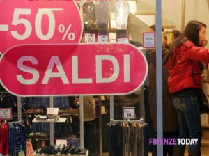 Saldi estivi, c’è già la data: si parte il 6 luglio