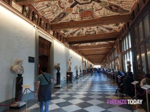 Bagarini di fronte ad Uffizi e Accademia: sequestrati 74 biglietti