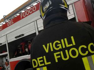 Incidente tra mezzi pesanti: un ferito