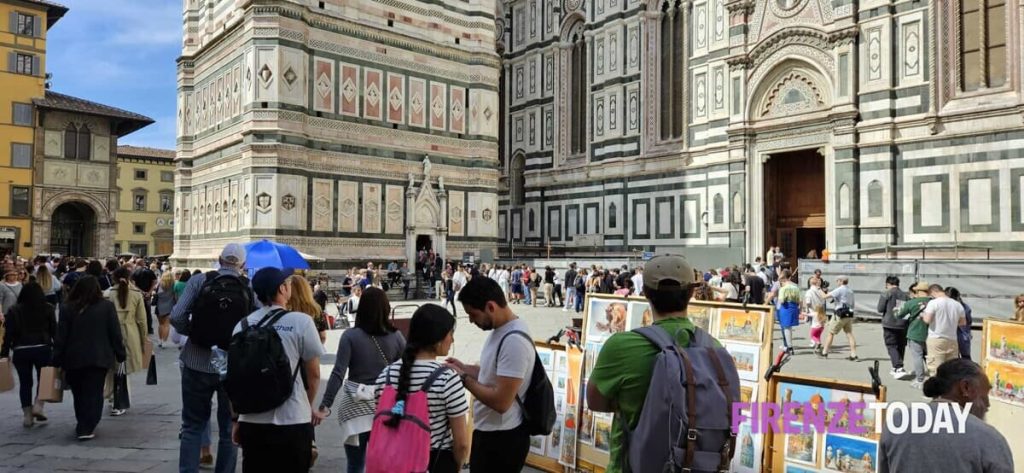 Duomo: borseggio a turista, intervento dei carabinieri