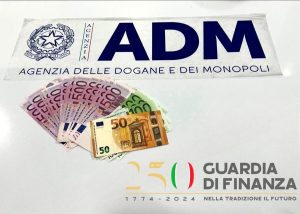 Aeroporto di Peretola: in un mese scoperti oltre 300mila euro di banconote non dichiarate