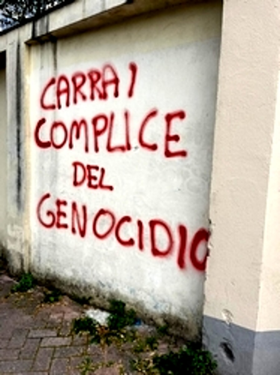 Israele, scritte contro Carrai nella sede della fondazione Meyer /FOTO 