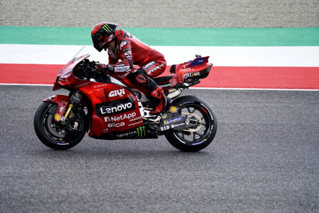 MotoGp Mugello, Pecco Bagnaia penalizzato di tre posizioni: il motivo / VIDEO