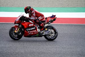 MotoGp Mugello, Pecco Bagnaia penalizzato di tre posizioni: il motivo / VIDEO