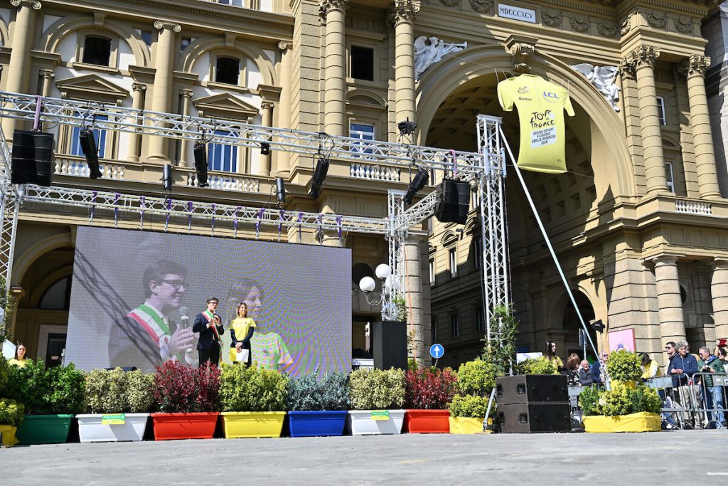 Tour de France: proseguono gli eventi in attesa della Grande Boucle, sale la febbre dell'attesa