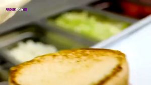 Aperture: viaggio dentro il Five Guys della stazione / VIDEO