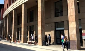Stella di David sulla porta dell’Ateneo, la rettrice: “Gesto vile e gravissimo”