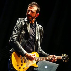 Concerto spettacolo a sostegno degli alluvionati di Campi Bisenzio Sulle note di Edoardo Bennato