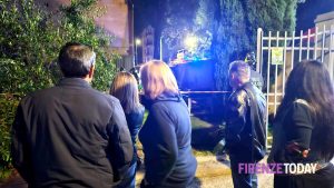Friggitrice a fuoco durante la festa, paura e fuggi fuggi generale / FOTO