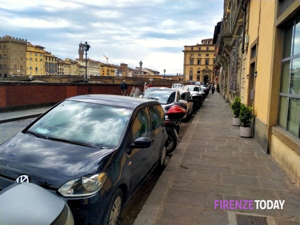 Lungarno Guicciardini, lo sfogo: "Non è cambiato nulla...anzi peggio"