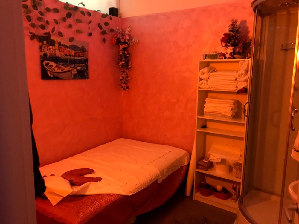 Massaggi a luci rosse, due arresti con l’accusa di sfruttamento della prostituzione