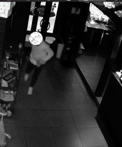 Ristorante bersagliato dai ladri, due furti in otto giorni. Dormentoni: “Situazione non più tollerabile”