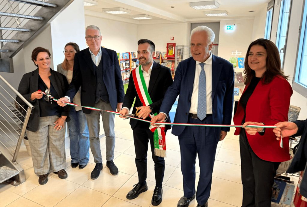 A Campi rinasce la biblioteca. E si fa in tre FOTO