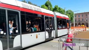Primo viaggio della tramvia in piazza San Marco, Nardella esulta: "Traguardo storico" / FOTO - VIDEO