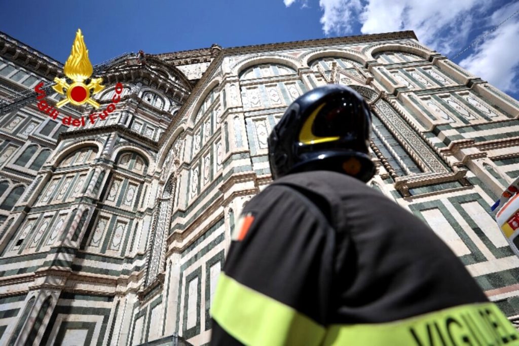 Duomo, turista colta da malore sulla lanterna