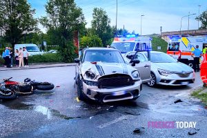 Incidente in viale Europa: gravissimo centauro / FOTO