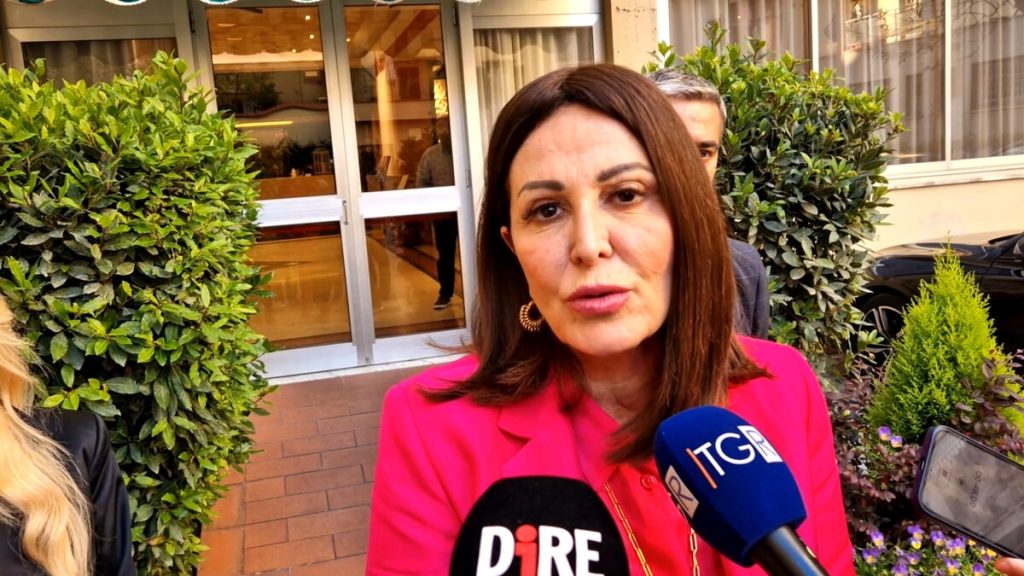 Santanchè strizza l’occhio a Renzi: “Ha rottamato più comunisti di noi”