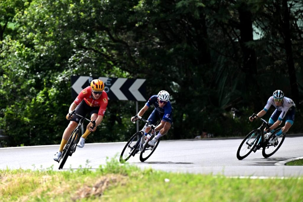 Tour de France, ultimi chilometri: fuga per due