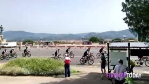 Primo passaggio da piazzale Michelangelo / VIDEO