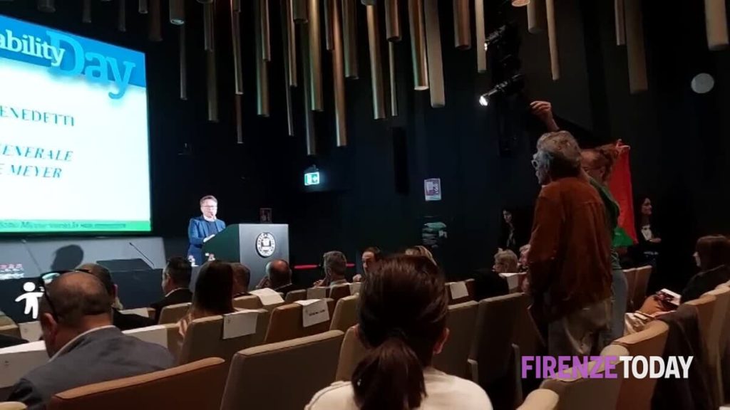Fondazione Meyer, forte contestazione a Carrai: attivisti per la Palestina interrompono la relazione sul bilancio / VIDEO
