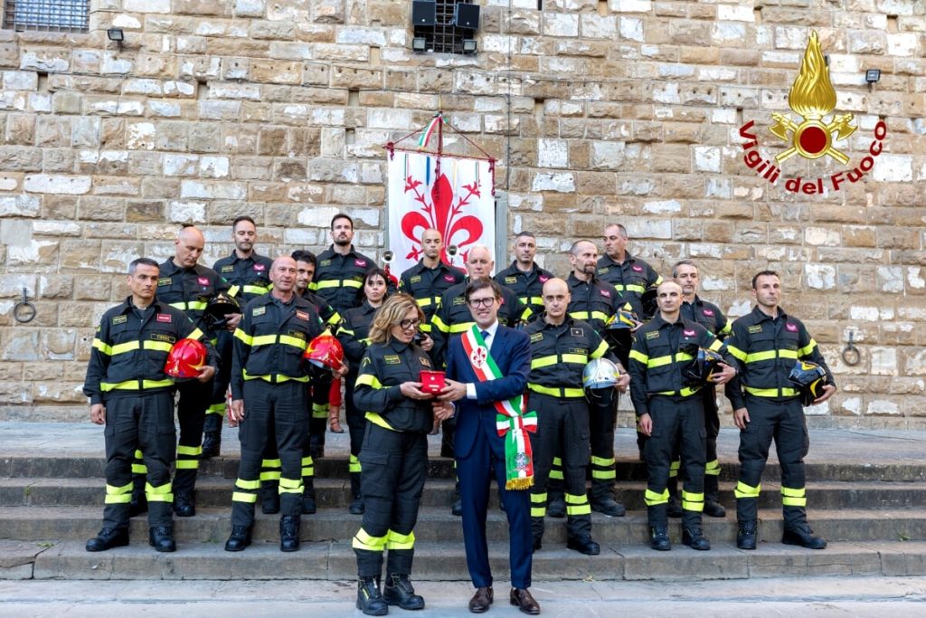 Crollo di via Mariti, Fiorino d'Oro ai vigili del fuoco / FOTO