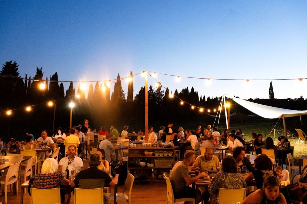 Estate 2024, torna Easy Living in Fattoria: aperitivi nel verde, musica live e attività