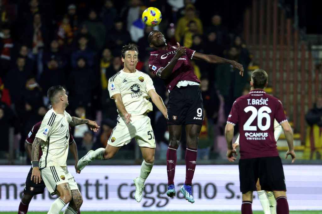 Fiorentina, interesse per un calciatore della Roma: la situazione