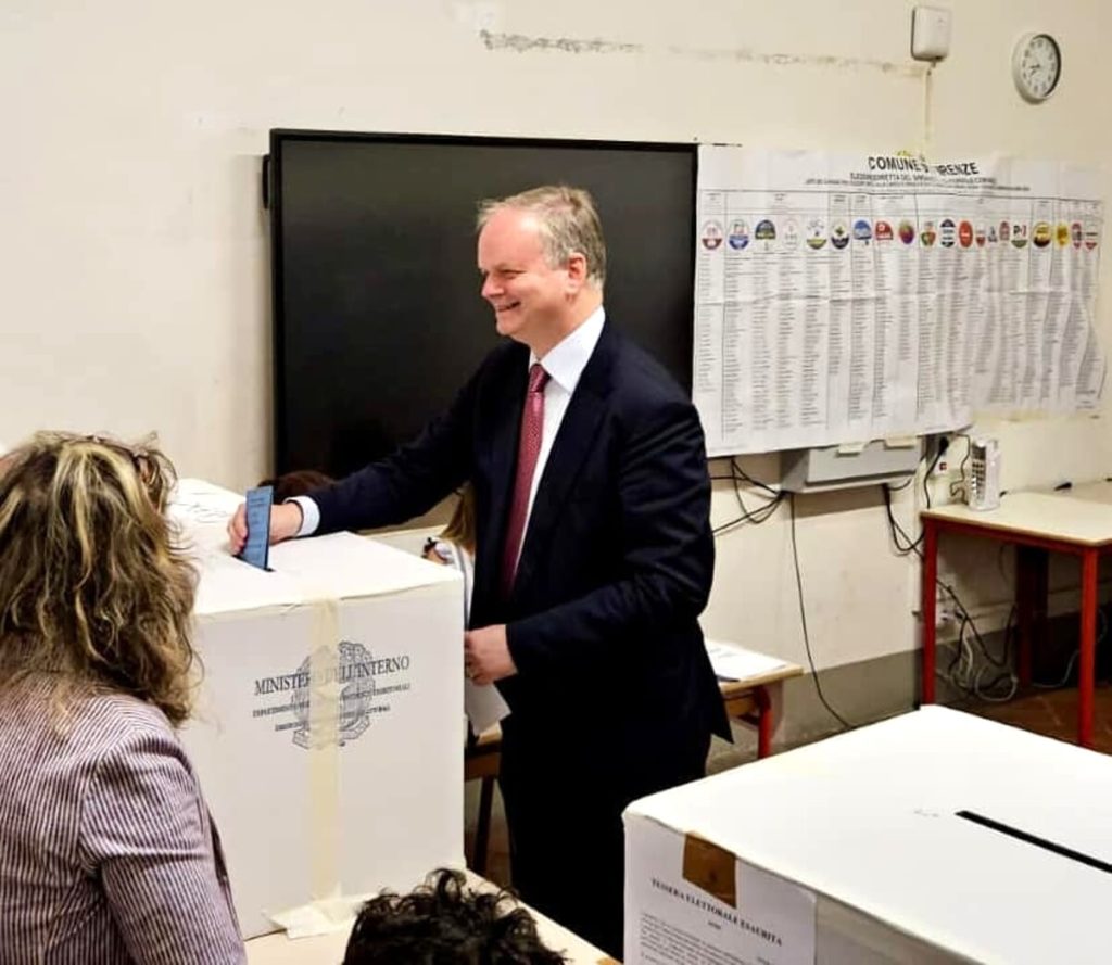 Elezioni, i candidati alle urne: Eike Schmidt al voto / FOTO