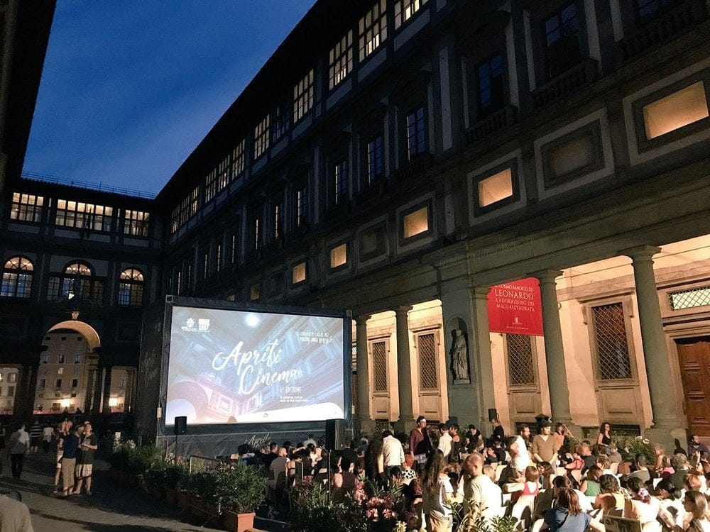 Apriti Cinema: torna il cinema all'aperto nel piazzale degli Uffizi