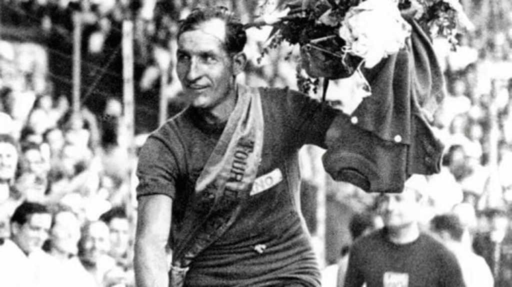 Tour de France, al Teatro della Pergola lo sperracolo “Bartali vs Bobet” inaugura la partenza della corsa ciclistica dalla città del Giglio