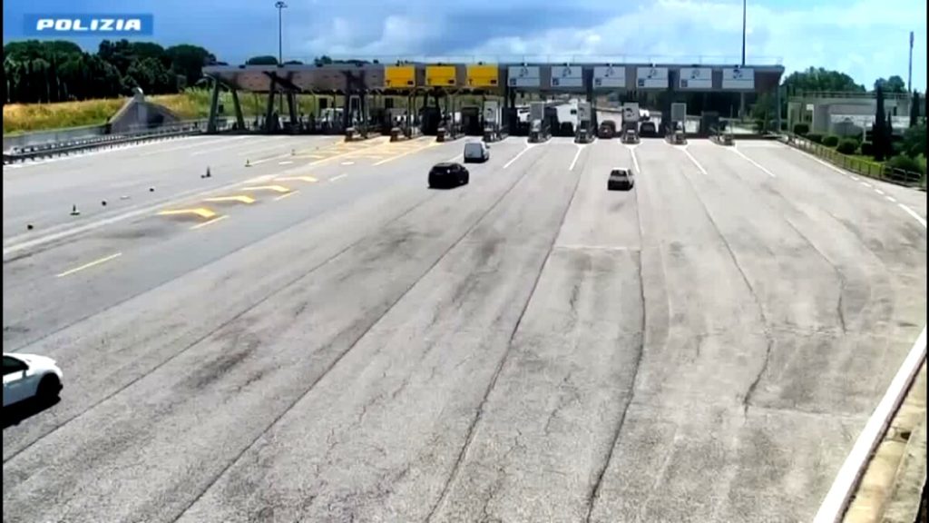 Rosignano, le terribili immagini dello schianto che ha causato tre morti / VIDEO