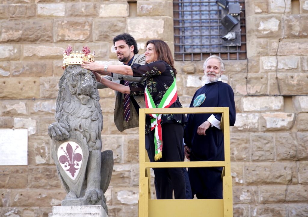 Incoronazione del Marzocco, boom di presenze in piazza della Signoria / FOTO
