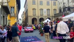 Prato, festa in centro per le oltre 700 auto della Mille Miglia  VIDEO